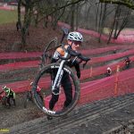 Chýnov se ponořil do cyklokrosových soubojů na blátě. Mezi žáky vládli závodníci Cycling Academy Tábor