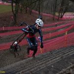 VIDEO: Souboj mezi táborskými cyklokrosovými kadety vyzněl na poháru v Chýnově lépe pro Maňase