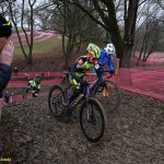 Chýnov se ponořil do cyklokrosových soubojů na blátě. Mezi žáky vládli závodníci Cycling Academy Tábor