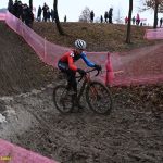 VIDEO: Souboj mezi táborskými cyklokrosovými kadety vyzněl na poháru v Chýnově lépe pro Maňase