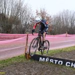 VIDEO: Souboj mezi táborskými cyklokrosovými kadety vyzněl na poháru v Chýnově lépe pro Maňase