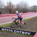 VIDEO: Souboj mezi táborskými cyklokrosovými kadety vyzněl na poháru v Chýnově lépe pro Maňase