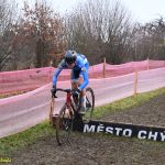 VIDEO: Souboj mezi táborskými cyklokrosovými kadety vyzněl na poháru v Chýnově lépe pro Maňase