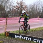 VIDEO: Souboj mezi táborskými cyklokrosovými kadety vyzněl na poháru v Chýnově lépe pro Maňase