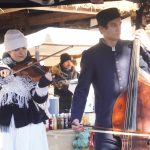 První ročník adventu v Hoslovickém mlýně se povedl. Návštěvníci si tu užívali i sluníčko