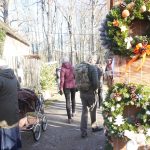 První ročník adventu v Hoslovickém mlýně se povedl. Návštěvníci si tu užívali i sluníčko