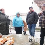 Sousedské setkání u kapličky patří k neodmyslitelným vánočním tradicím Předotic