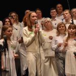 Sbor Sezimák zpívá gospel vyprodal historický sál táborského divadla. VIDEO