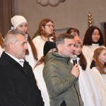 VIDEO: Velký vánoční koncert zaplnil kostel v Milevsku. Skauti venku rozdávali betlémské světlo a postarali se i o zábavu