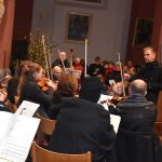 VIDEO: Velký vánoční koncert zaplnil kostel v Milevsku. Skauti venku rozdávali betlémské světlo a postarali se i o zábavu