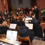 VIDEO: Velký vánoční koncert zaplnil kostel v Milevsku. Skauti venku rozdávali betlémské světlo a postarali se i o zábavu