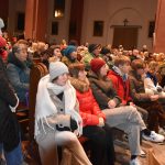 VIDEO: Velký vánoční koncert zaplnil kostel v Milevsku. Skauti venku rozdávali betlémské světlo a postarali se i o zábavu