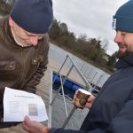 Otužilci ani letos nevynechali štědrodenní namáčení v Jordánu. VIDEO