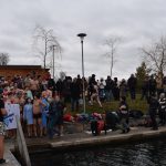 Otužilci ani letos nevynechali štědrodenní namáčení v Jordánu. VIDEO