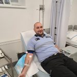 Policisté zamířili do prachatické nemocnice. Darovali krev