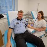 Policisté zamířili do prachatické nemocnice. Darovali krev