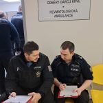Policisté zamířili do prachatické nemocnice. Darovali krev