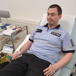 Policisté zamířili do prachatické nemocnice. Darovali krev