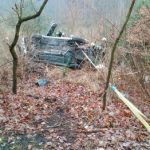 Hasiči, záchranáři a policisté se nezastavili už od soboty. Na Krumlovsku po srážce s daňkem hromadná nehoda