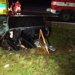 Aktualizováno. Řidič nepřežil náraz do mostku u obce Žár. Policie uvítá svědectví