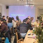 Kvízy na míru. Adam Pešička baví vesnice originálními otázkami