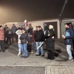 Sousedské zpívání v Zářečí podpořilo sbírku na obnovu visuté lávky. VIDEO