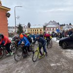 Mínus sedm a plná startovní čára. Silvestrovský běh v Jistebnici přilákal stovky lidí