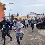 Mínus sedm a plná startovní čára. Silvestrovský běh v Jistebnici přilákal stovky lidí