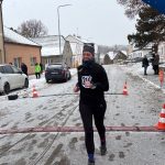 Mínus sedm a plná startovní čára. Silvestrovský běh v Jistebnici přilákal stovky lidí