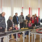 Vánoční trh v Milevsku lákal nejen na nákup dekorací a dárků. Magnetem byl i model kolejiště s vláčky 