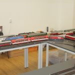 Vánoční trh v Milevsku lákal nejen na nákup dekorací a dárků. Magnetem byl i model kolejiště s vláčky 