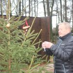 V Křenovicích ozdobili vánoční stromek v lesním divadle. Vede k němu adventní stezka