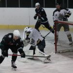 Hokej: Osm gólů Krumlovu a vzpomínka na spoluhráče. Hluboká se zvedá