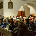 Bývalí žáci už pět let zpívají pro svou učitelku Miladu. Přidávají se i děti z bernartické školy