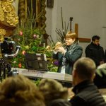 Bývalí žáci už pět let zpívají pro svou učitelku Miladu. Přidávají se i děti z bernartické školy