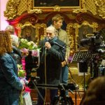 Bývalí žáci už pět let zpívají pro svou učitelku Miladu. Přidávají se i děti z bernartické školy