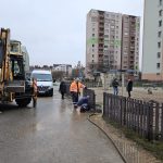 Na budějovickém sídlišti Máj prasklo potrubí. Lidé jsou bez vody