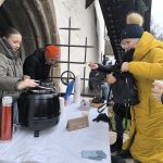 Milevský klášter ožil živým betlémem a koledami. Dorazili i tři králové na koních. Video