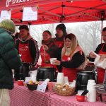 Stánky s polévkami zaplnily zahradu táborské Střelnice. Dobročinná akce se sladkou tečkou přilákala davy