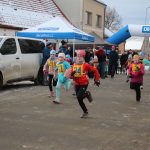 Mínus sedm a plná startovní čára. Silvestrovský běh v Jistebnici přilákal stovky lidí