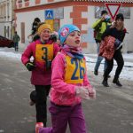 Mínus sedm a plná startovní čára. Silvestrovský běh v Jistebnici přilákal stovky lidí