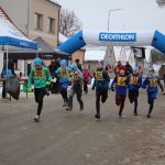 Mínus sedm a plná startovní čára. Silvestrovský běh v Jistebnici přilákal stovky lidí