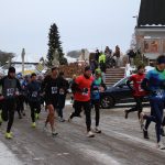 Mínus sedm a plná startovní čára. Silvestrovský běh v Jistebnici přilákal stovky lidí