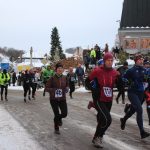 Mínus sedm a plná startovní čára. Silvestrovský běh v Jistebnici přilákal stovky lidí