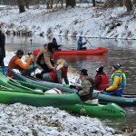 Vánoční splouvání Lužnice bylo po letech pohádkově zimní