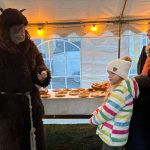 Čertovská neděle ve Veselí: Pekelník předpověděl návštěvnici svatbu, lidé si vyzkoušeli i stará řemesla