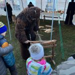 Čertovská neděle ve Veselí: Pekelník předpověděl návštěvnici svatbu, lidé si vyzkoušeli i stará řemesla