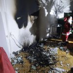 První adventní věnec hasili hasiči v Písku. Zdravotníci měli v péči dva dospělé a dítě