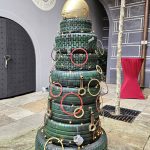 Nejhezčí stromeček? Chce to kapku fantazie. Dětská nápaditost v Hradci a zajímavá extravagance v Třeboni