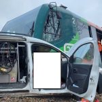 AKTUALIZOVÁNO: V Lenoře se střetl vlak s autem. Řidič vozidla nepřežil, dítě je v nemocnici